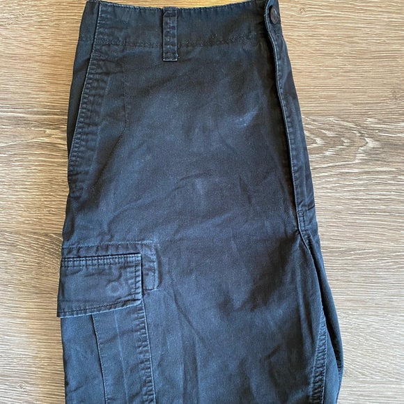 Chaps cargo black/grey distressed shorts - Picture 3 of 4